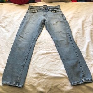 GAP Jeans 32 x 30 Slim Fit Distressed